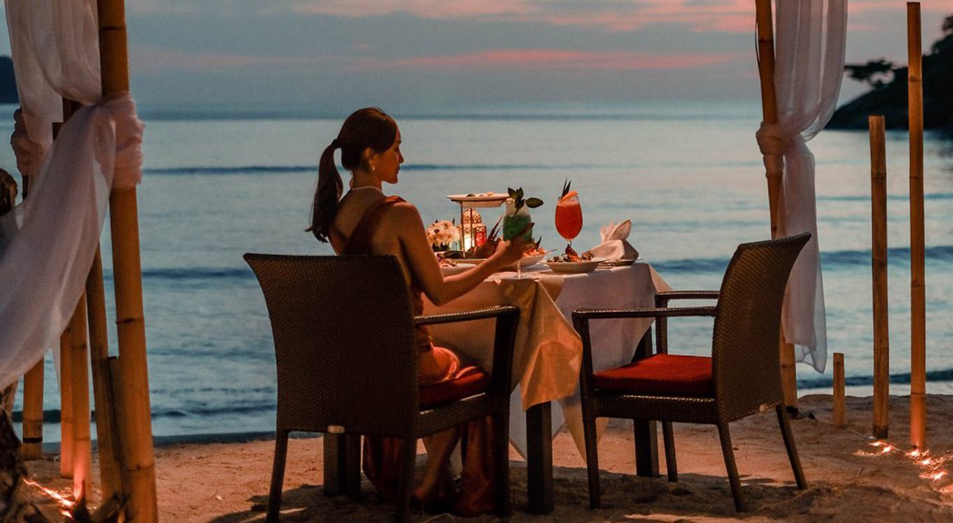 Romantic Private Beachfront Cabana Dining