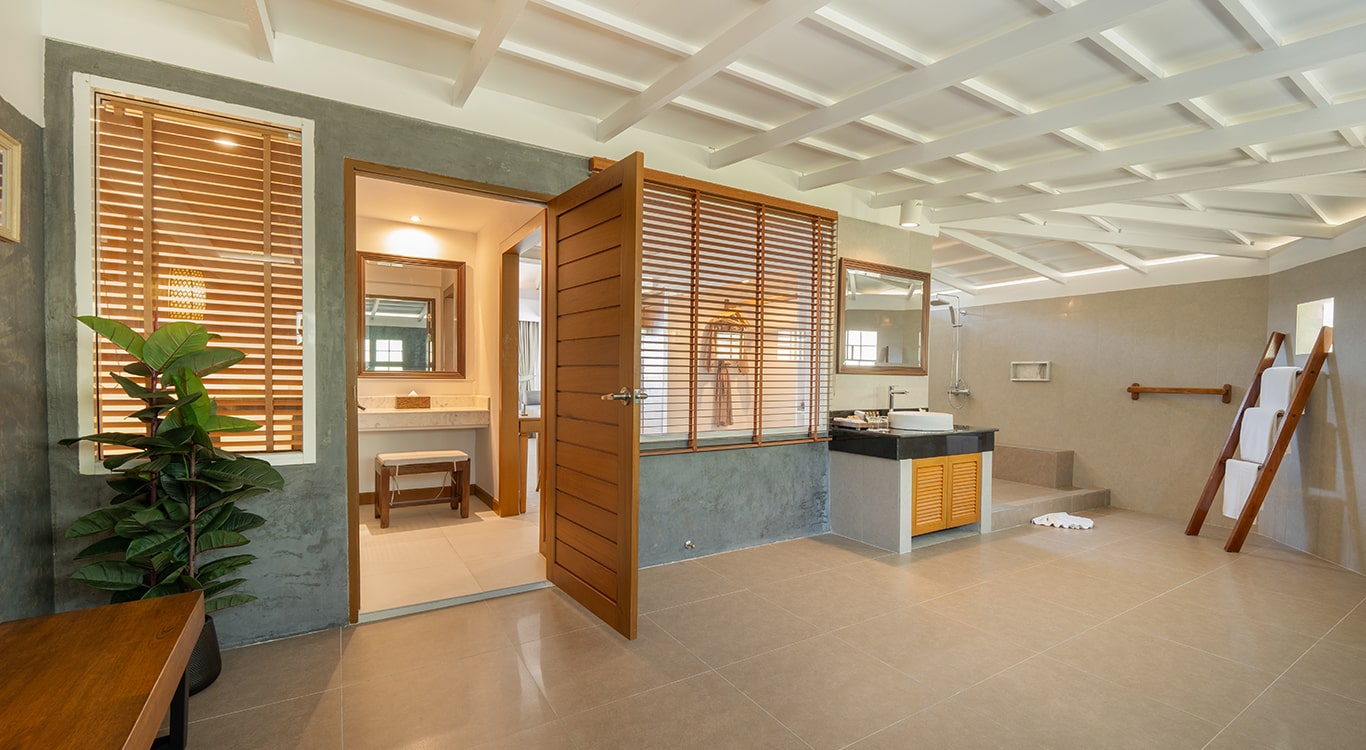 Semi Outdoor Tropical Shower in Beachside cottage Phuket