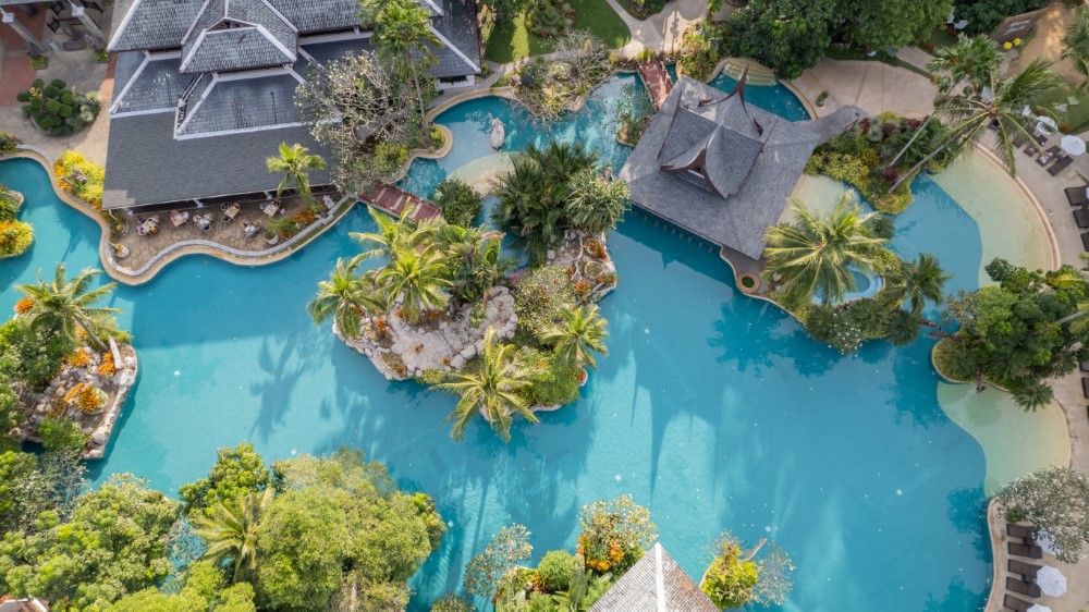 Tropical Lagoon Swimming Pool