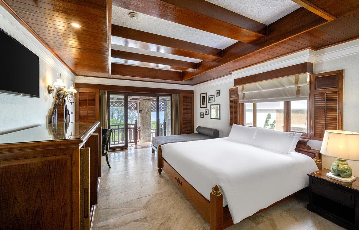 Seaview 2 Bedroom Hillside Suite with Bathtub