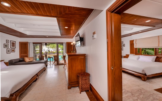 Family Connecting Lagoon Pool Access