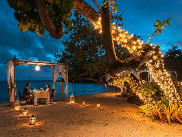 Romantic Dining by the Beach